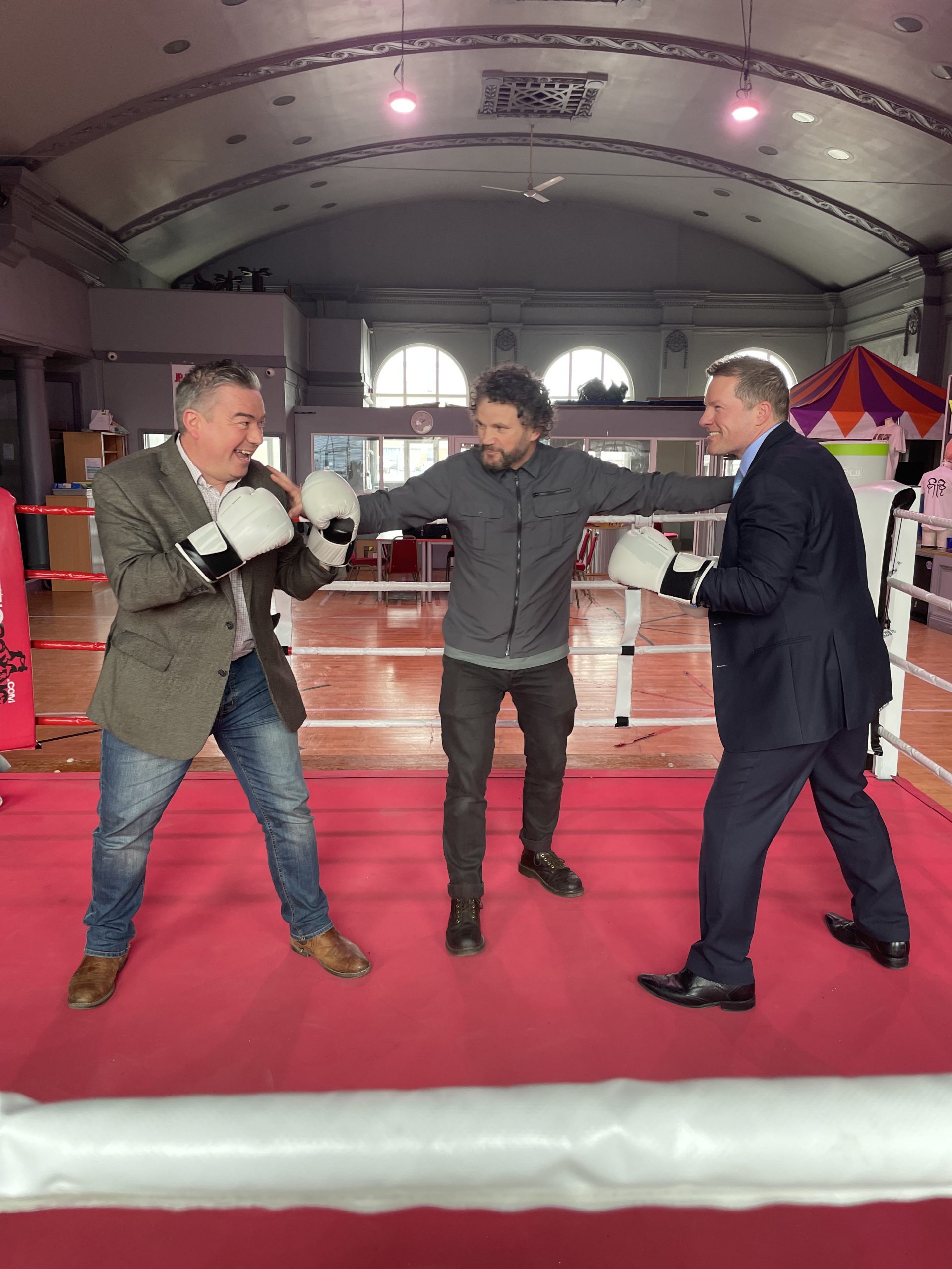 Mexborough Councillor issues boxing challenge to Local Businessman