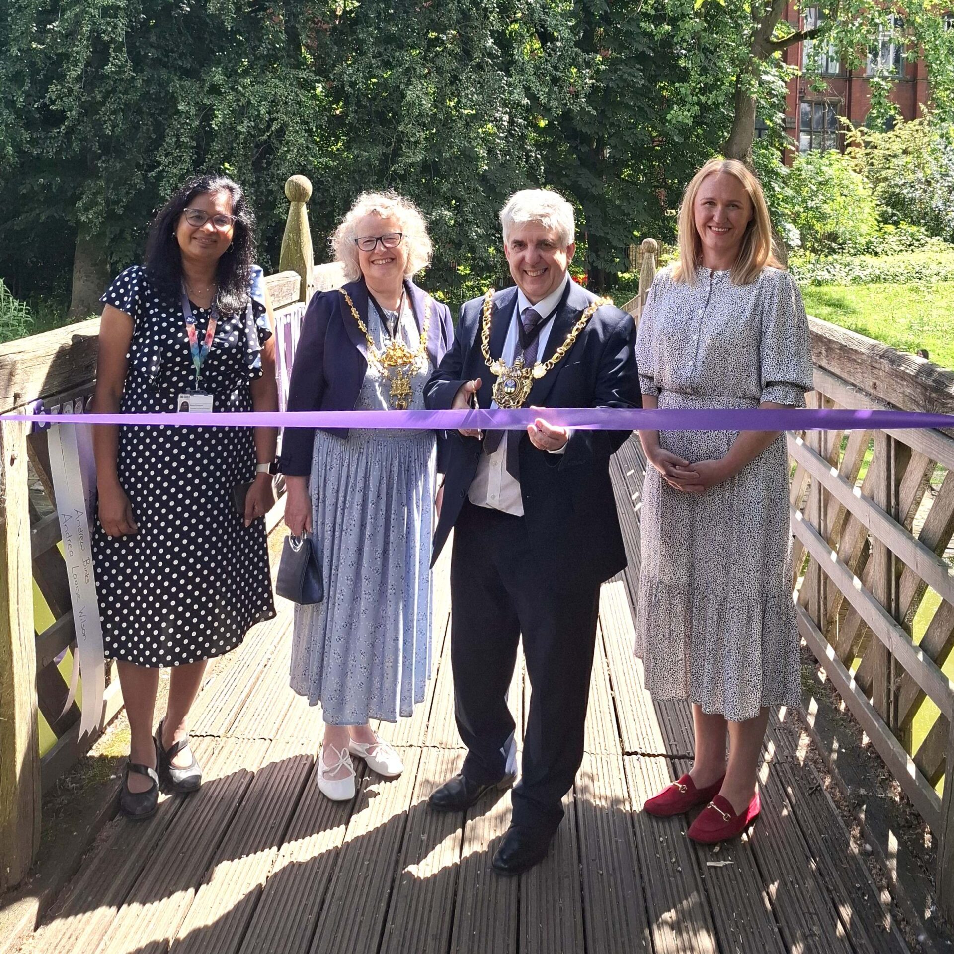 Sheffield Lord Mayor unveils Weston Park Cancer Charity’s ‘Ribbons of Hope’ in-memory tribute